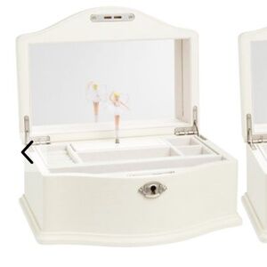 Pottery Barn Kids Abigail Cream Jewelry Box Large